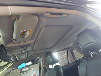 2025 Toyota RAV4 Hybrid XLE Premium - miniatura 17