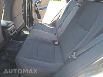 2025 Toyota RAV4 LE - miniatura 10