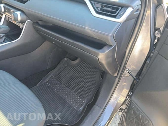 2025 Toyota RAV4 LE - miniatura 16