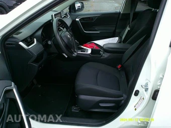 2025 Toyota RAV4 LE - miniatura 20