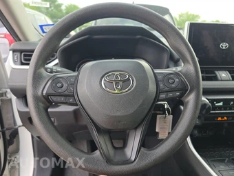 2025 Toyota RAV4 LE - miniatura 10