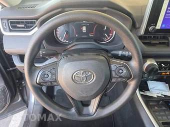 2025 Toyota RAV4 LE - miniatura 10