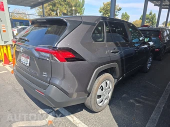 2025 Toyota RAV4 LE - miniatura 4