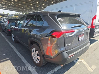 2025 Toyota RAV4 LE - miniatura 6