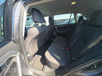 2025 Toyota RAV4 LE - miniatura 13