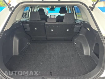 2025 Toyota RAV4 LE - miniatura 16