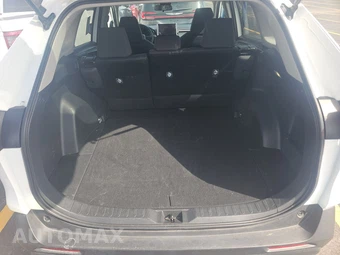 2025 Toyota RAV4 LE - miniatura 16