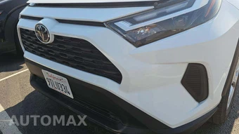 2025 Toyota RAV4 LE - miniatura 19