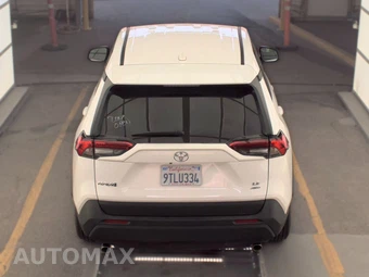 2025 Toyota RAV4 LE - miniatura 5