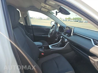 2025 Toyota RAV4 LE - miniatura 8