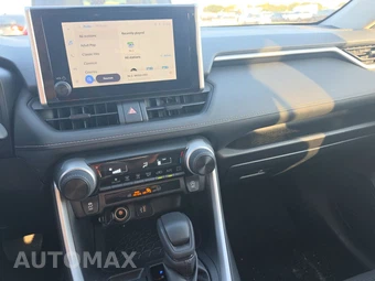 2025 Toyota RAV4 LE - miniatura 11