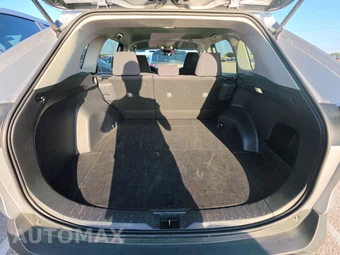 2025 Toyota RAV4 LE - miniatura 16
