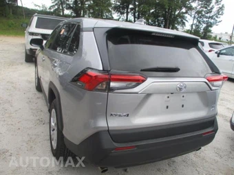 2025 Toyota RAV4 LE – miniatura 12