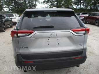 2025 Toyota RAV4 LE – miniatura 13