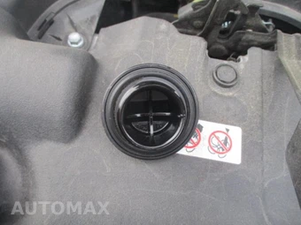 2025 Toyota RAV4 LE – miniatura 18