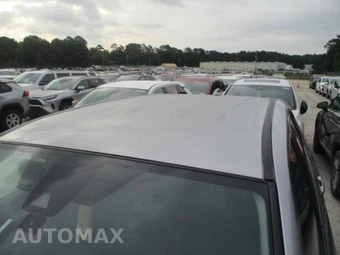 2025 Toyota RAV4 LE – miniatura 5