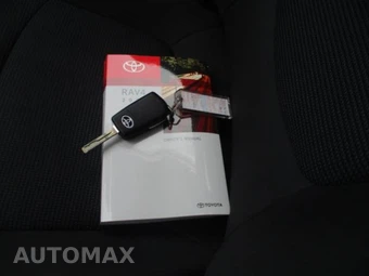 2025 Toyota RAV4 LE – miniatura 9