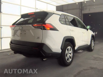 2025 Toyota RAV4 LE - miniatura 4