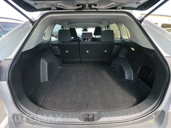2025 Toyota RAV4 LE - miniatura 16