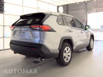 2025 Toyota RAV4 LE - miniatura 4