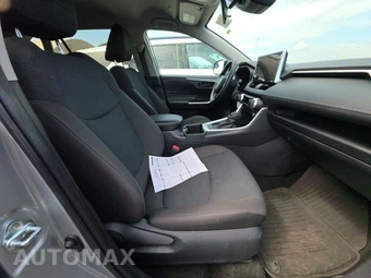 2025 Toyota RAV4 LE - miniatura 8