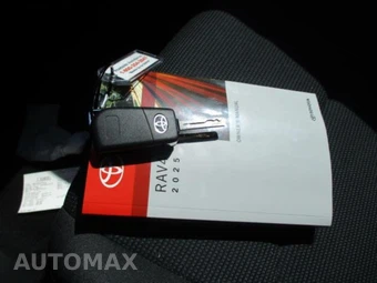 2025 Toyota RAV4 LE - miniatura 10