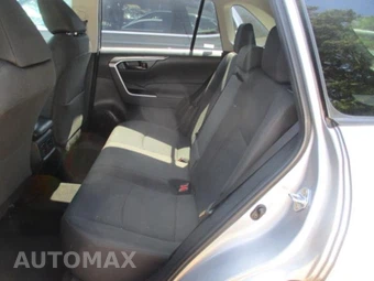 2025 Toyota RAV4 LE - miniatura 11