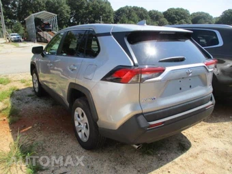 2025 Toyota RAV4 LE - miniatura 13