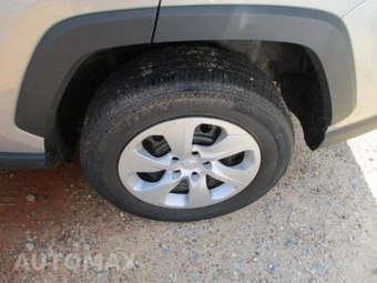 2025 Toyota RAV4 LE - miniatura 22