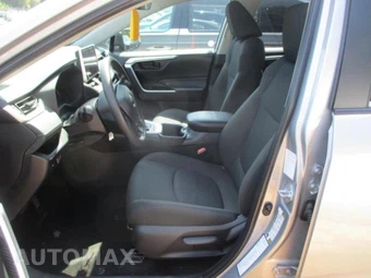 2025 Toyota RAV4 LE - miniatura 8