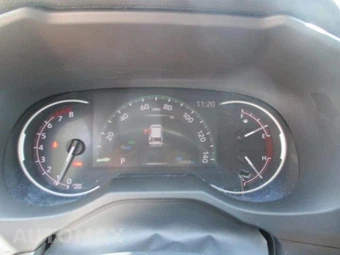 2025 Toyota RAV4 LE - miniatura 9