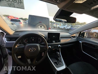 2025 Toyota RAV4 LE - miniatura 11