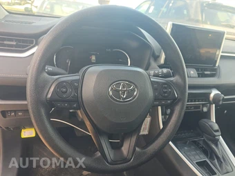 2025 Toyota RAV4 LE - miniatura 10