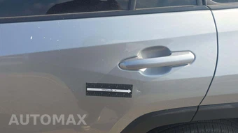 2025 Toyota RAV4 LE - miniatura 26