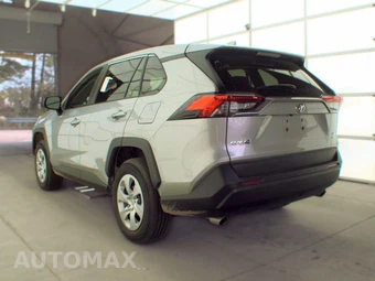 2025 Toyota RAV4 LE - miniatura 6