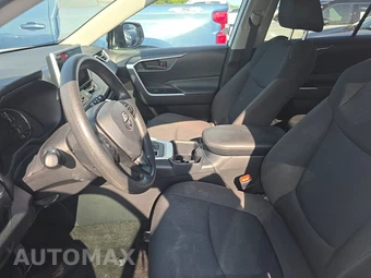 2025 Toyota RAV4 LE - miniatura 7
