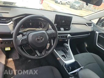 2025 Toyota RAV4 LE - miniatura 11