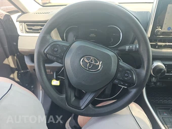 2025 Toyota RAV4 LE - miniatura 10