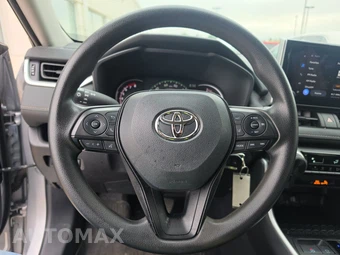 2025 Toyota RAV4 LE - miniatura 10