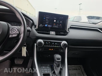 2025 Toyota RAV4 LE - miniatura 11