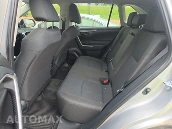 2025 Toyota RAV4 LE - miniatura 13