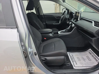 2025 Toyota RAV4 LE - miniatura 8