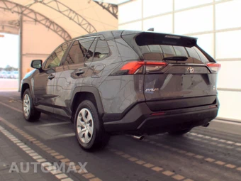 2025 Toyota RAV4 LE - miniatura 6