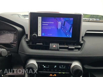 2025 Toyota RAV4 LE - miniatura 11