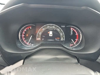 2025 Toyota RAV4 LE - miniatura 12