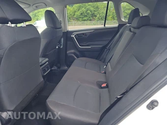 2025 Toyota RAV4 LE - miniatura 13