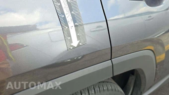 2025 Toyota RAV4 LE - miniatura 25