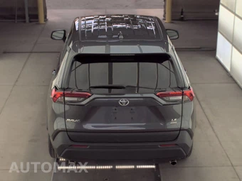 2025 Toyota RAV4 LE - miniatura 5