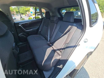 2025 Toyota RAV4 LE - miniatura 13