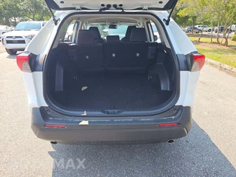 2025 Toyota RAV4 LE - miniatura 14